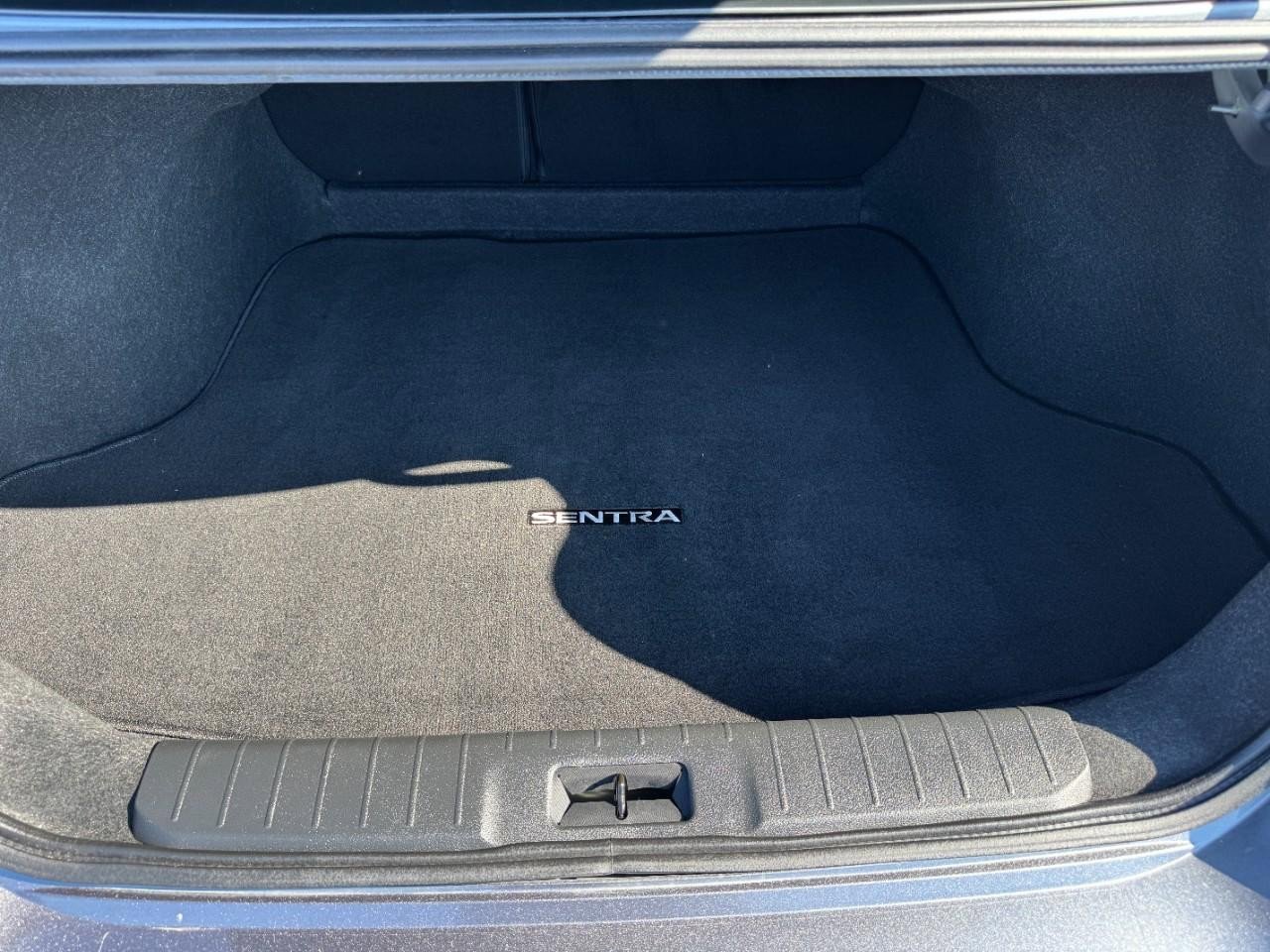 Used 2024 Nissan Sentra SR FWD image 5