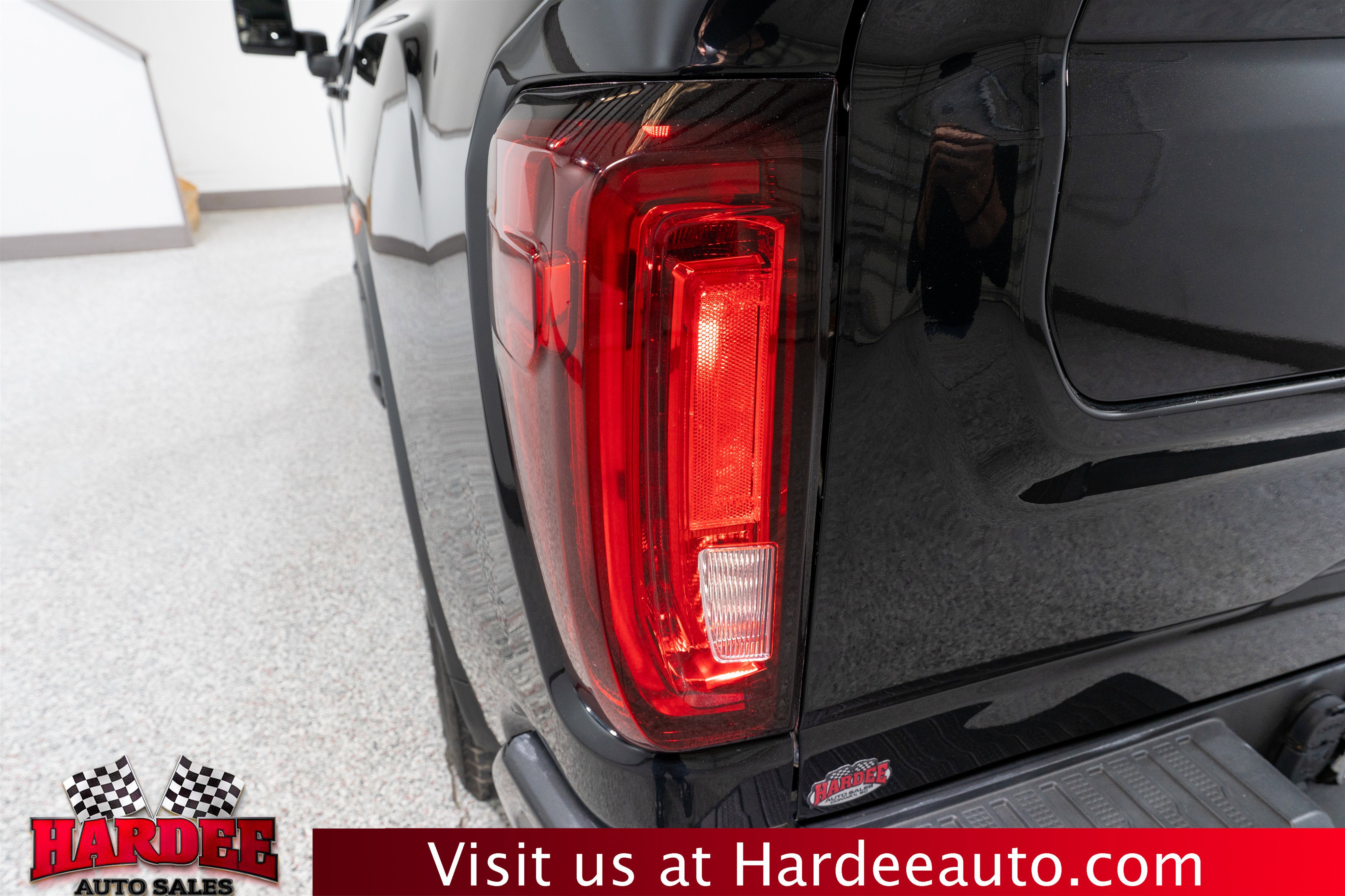 Used 2023 GMC Sierra 2500 AT4 image 9