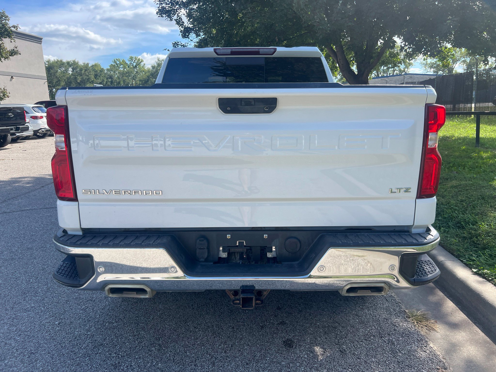 Used 2021 Chevrolet Silverado 1500 LTZ AWD/4WD image 6