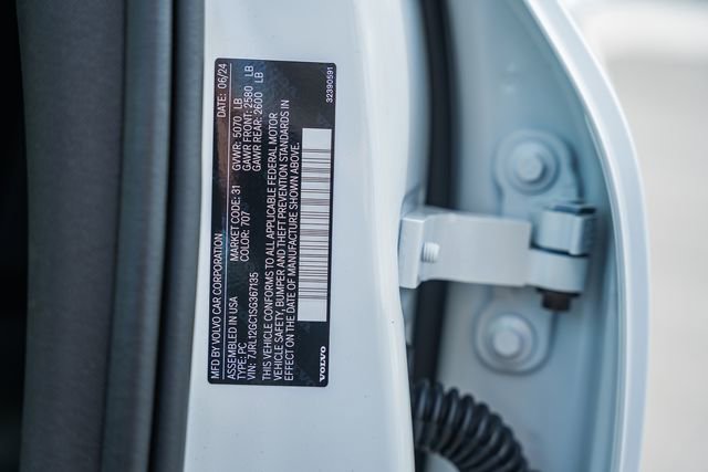 Used 2025 Volvo S60 B5 Plus image 40