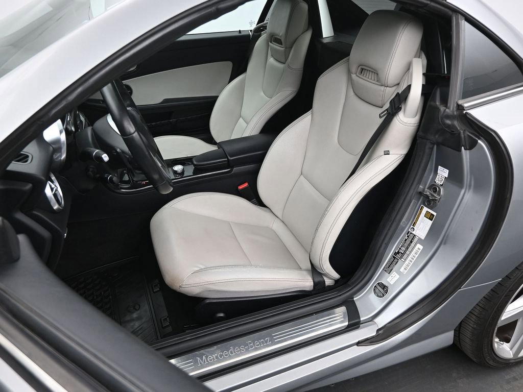 Used 2015 Mercedes-Benz SLK 250 image 10