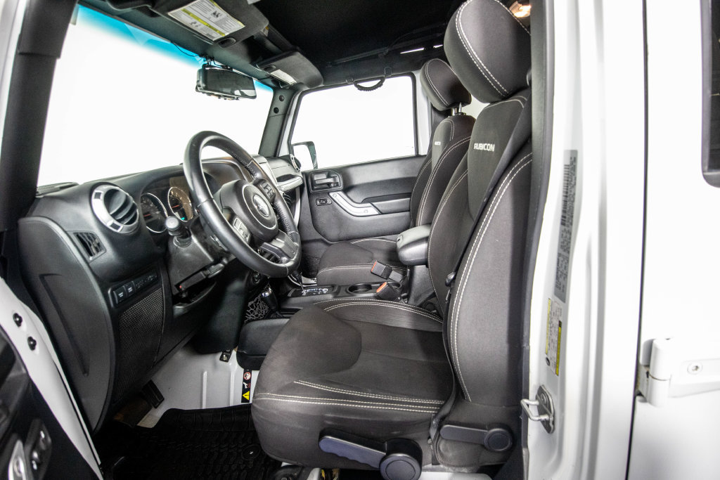 Used 2015 Jeep Wrangler Unlimited Rubicon AWD/4WD image 16