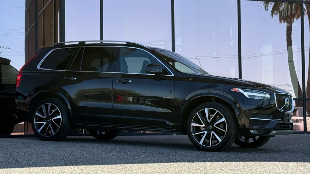 Used 2019 Volvo XC90 T6 Momentum w/ Advanced Package AWD/4WD image 16