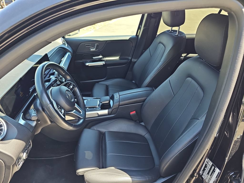 Used 2023 Mercedes-Benz GLB 250 4MATIC image 9