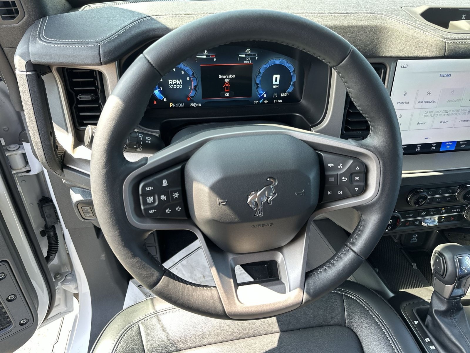 New 2025 Ford Bronco Outer Banks w/ Sasquatch Package AWD/4WD image 17