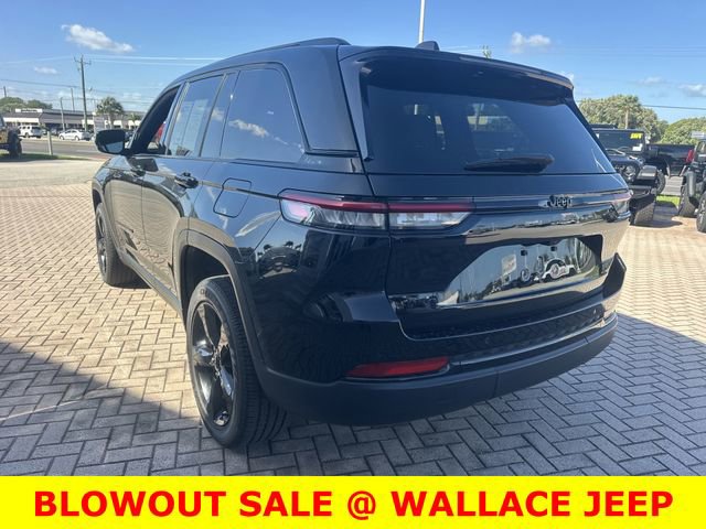 Used 2024 Jeep Grand Cherokee Altitude image 8