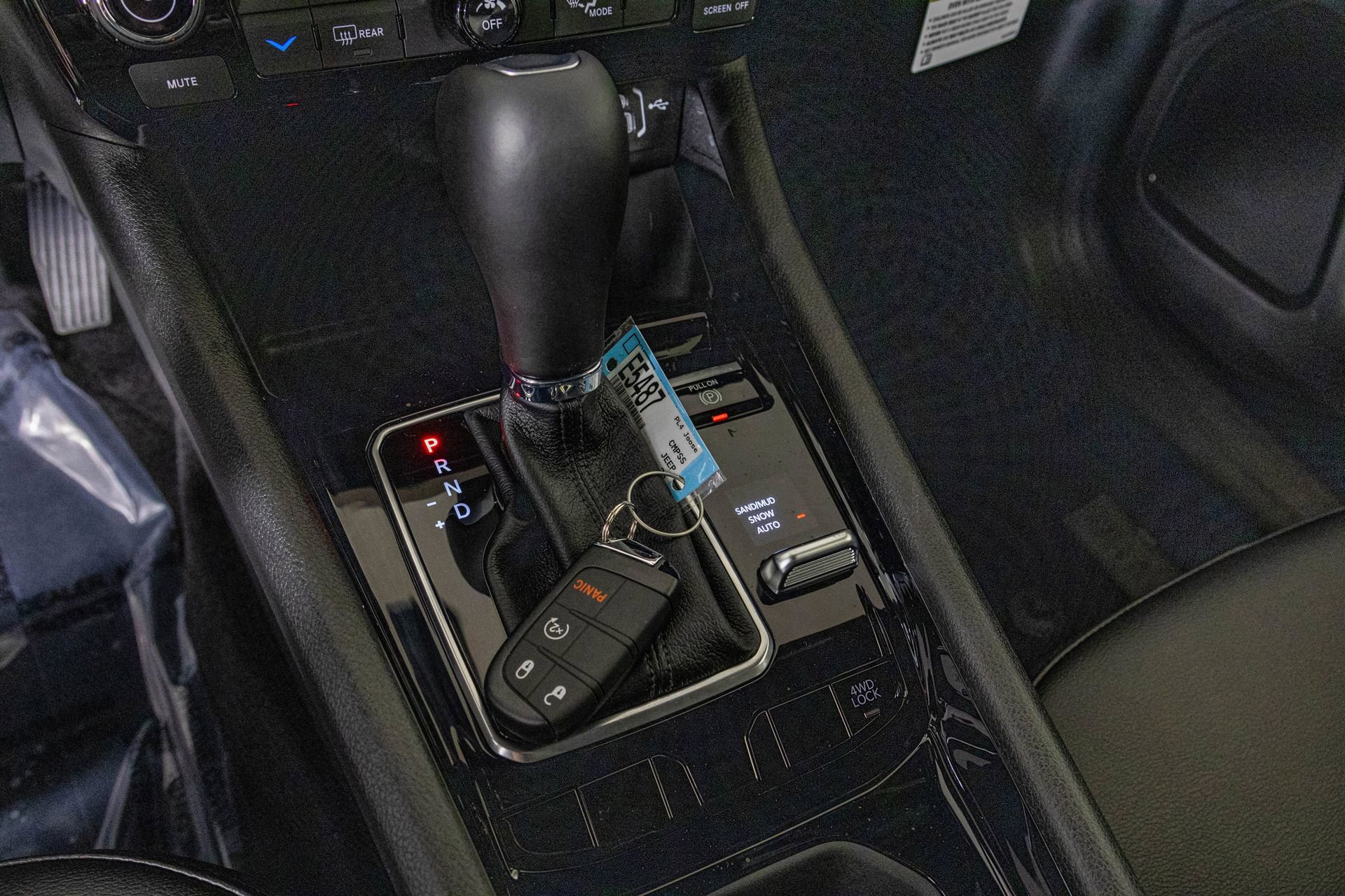 New 2026 Jeep Compass Latitude image 25