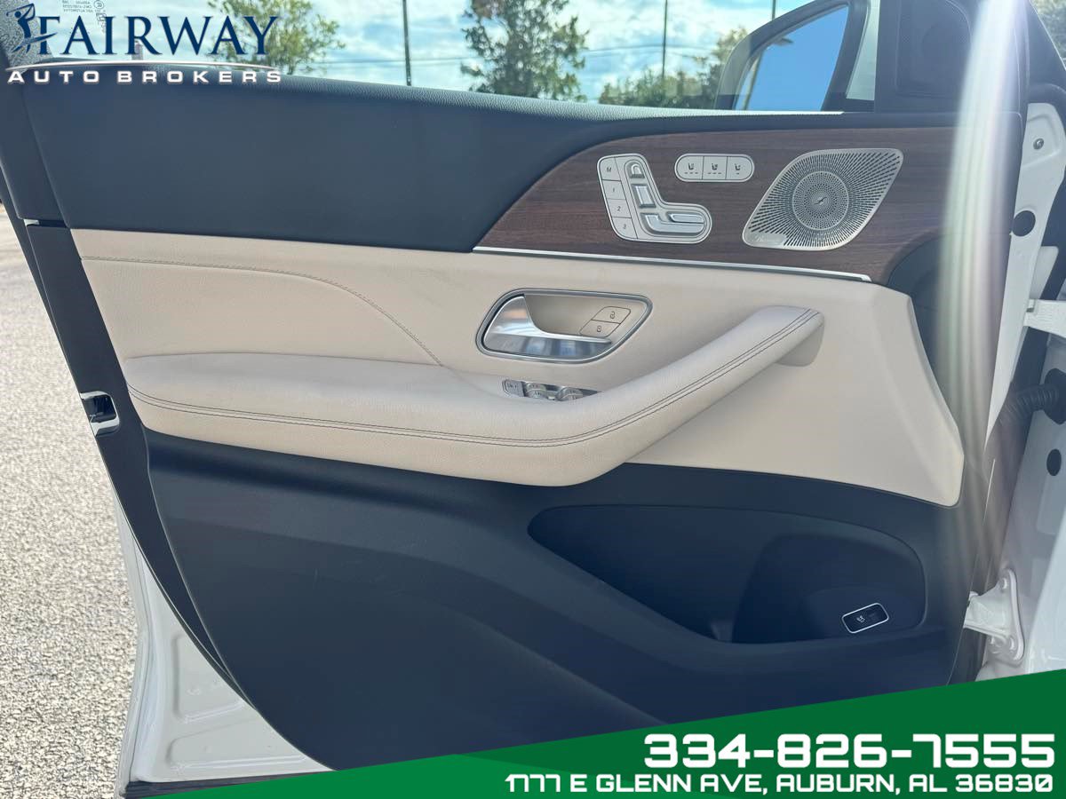 Used 2025 Mercedes-Benz GLS 450 4MATIC image 28