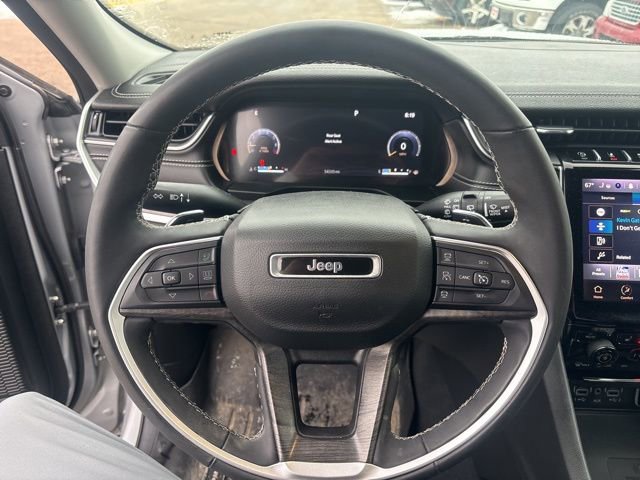 Used 2023 Jeep Grand Cherokee Limited w/ Luxury Tech Group II image 10