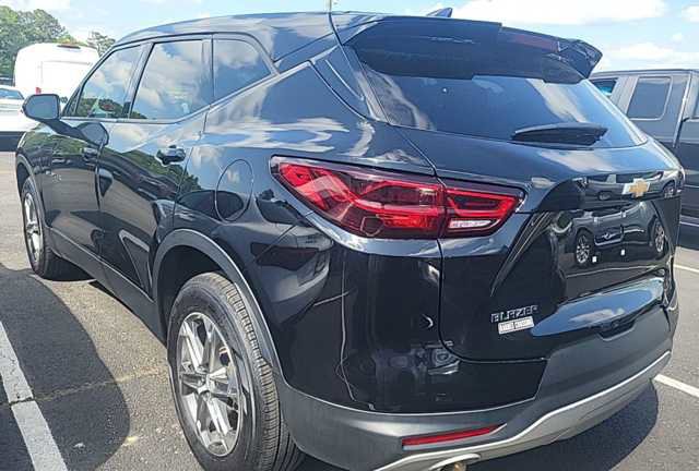 Used 2024 Chevrolet Blazer LT FWD image 3