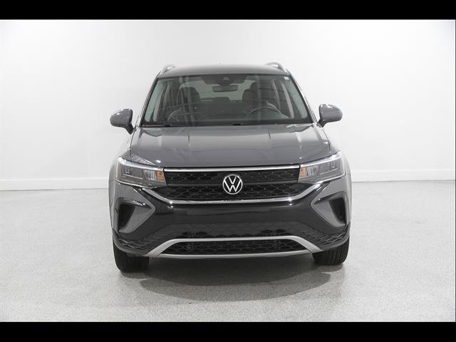 Certified 2023 Volkswagen Taos SE AWD/4WD image 2