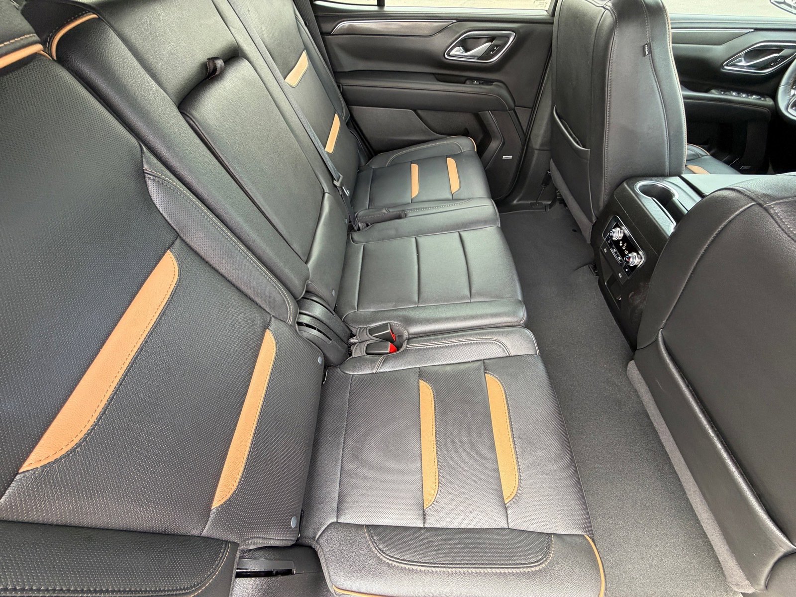 Used 2024 GMC Yukon AT4 w/ AT4 Premium Package image 12