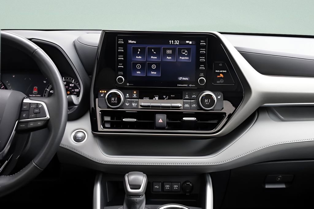 Used 2021 Toyota Highlander XLE image 37