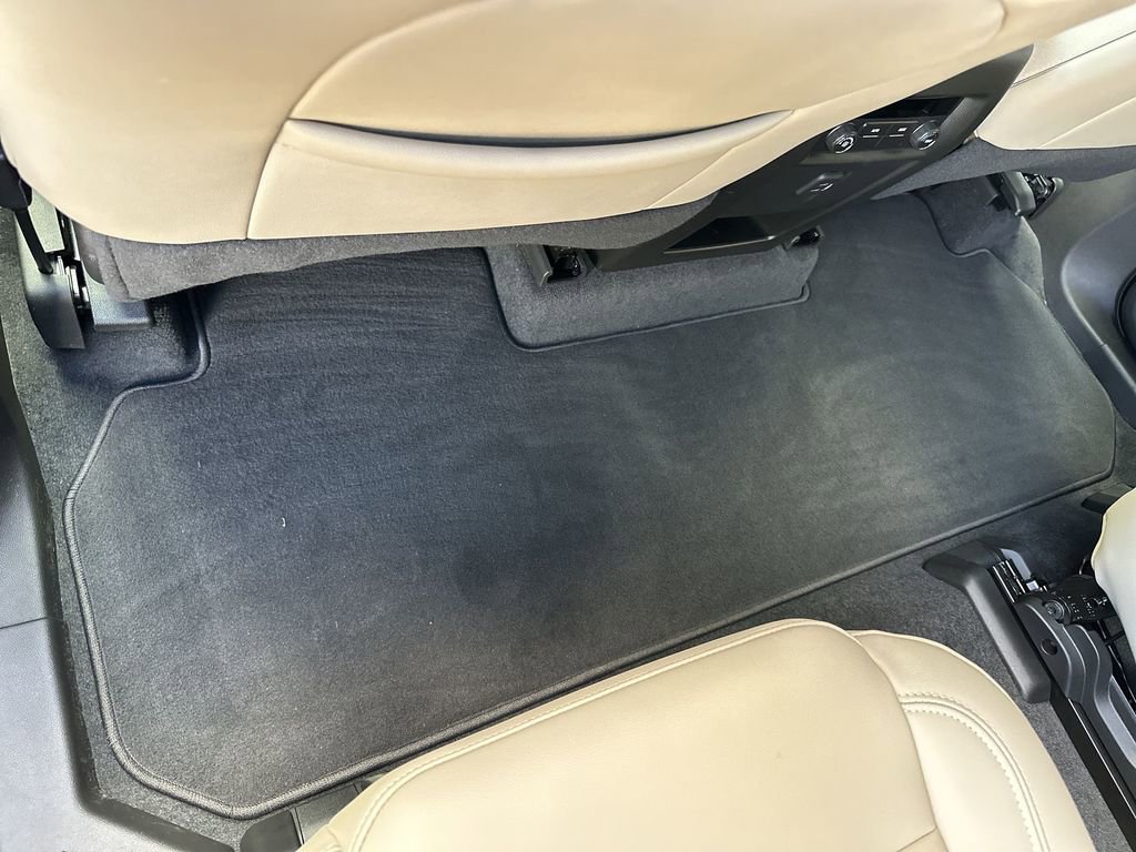 Certified 2023 Chevrolet Traverse LT image 35