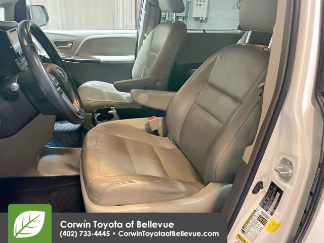 Used 2015 Toyota Sienna XLE image 12