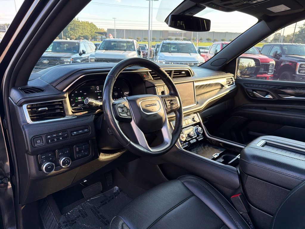 Used 2022 GMC Yukon XL Denali w/ Max Trailering Package AWD/4WD image 12