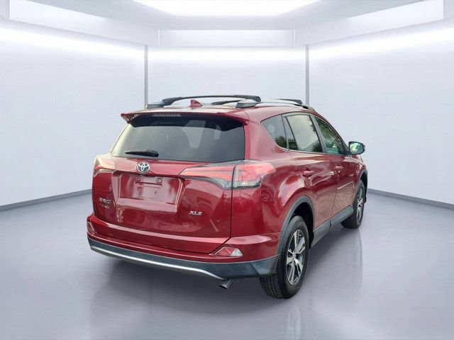 Used 2018 Toyota RAV4 XLE FWD image 4