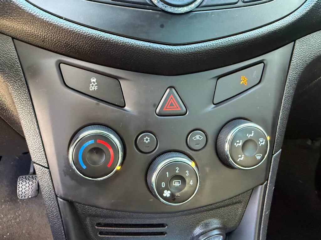 Used 2015 Chevrolet Trax LS FWD image 14