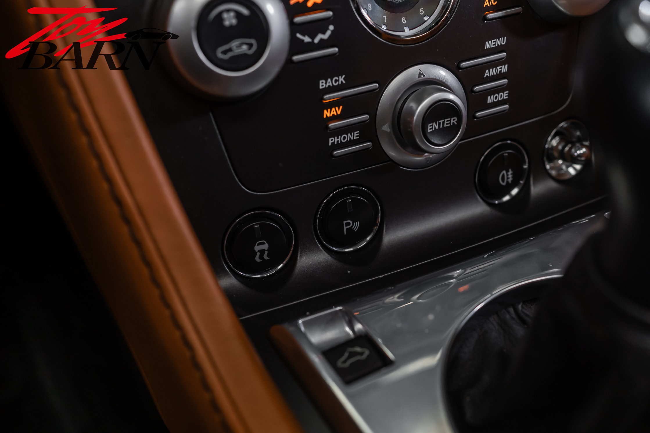 Used 2009 Aston Martin V8 Vantage Roadster RWD image 40