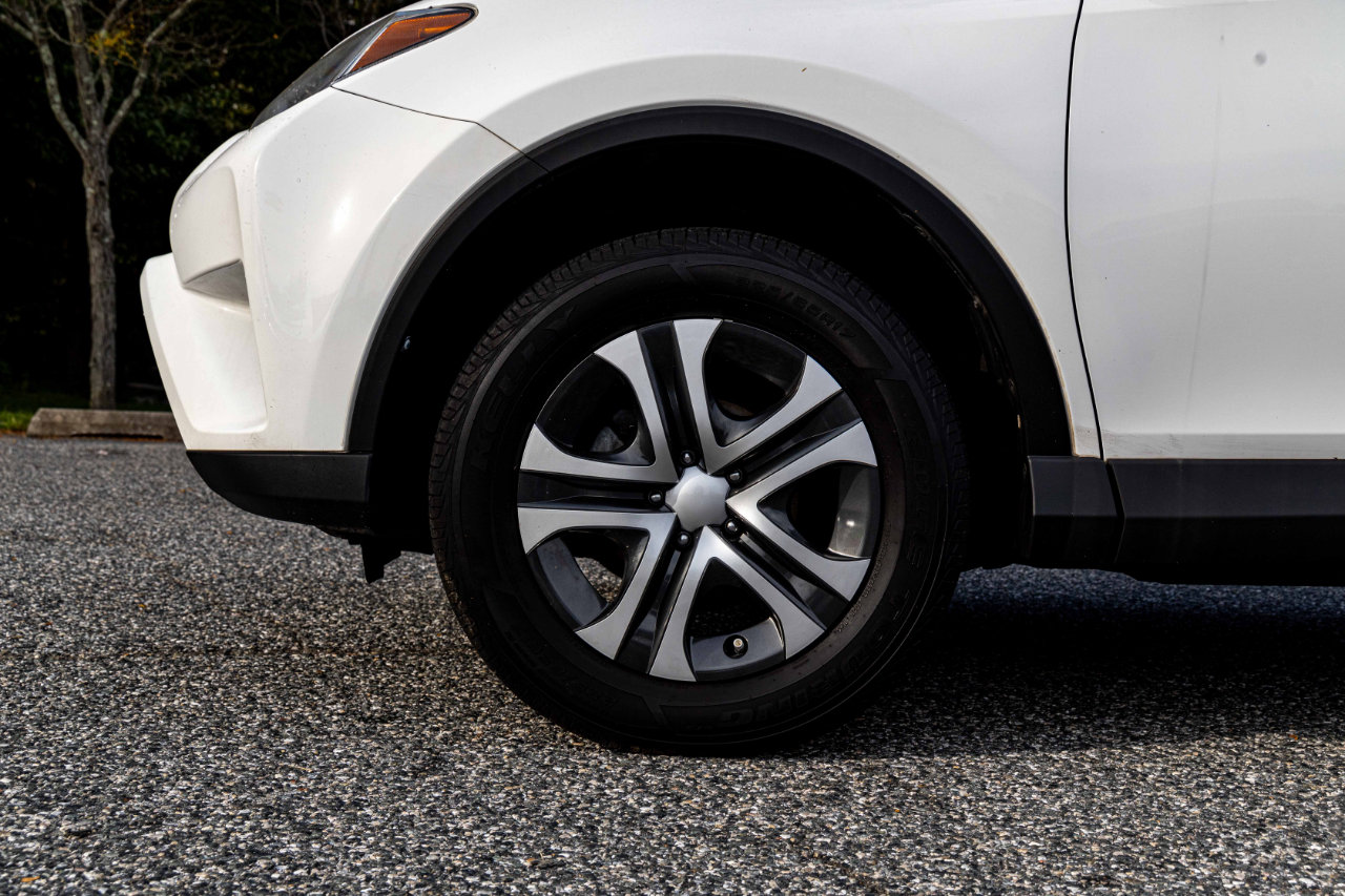 Used 2018 Toyota RAV4 LE w/ All Weather Liner Package image 10