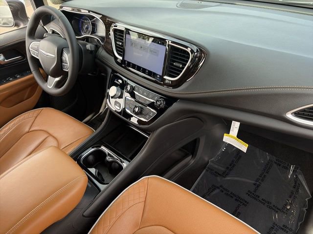 Used 2022 Chrysler Pacifica Pinnacle image 13