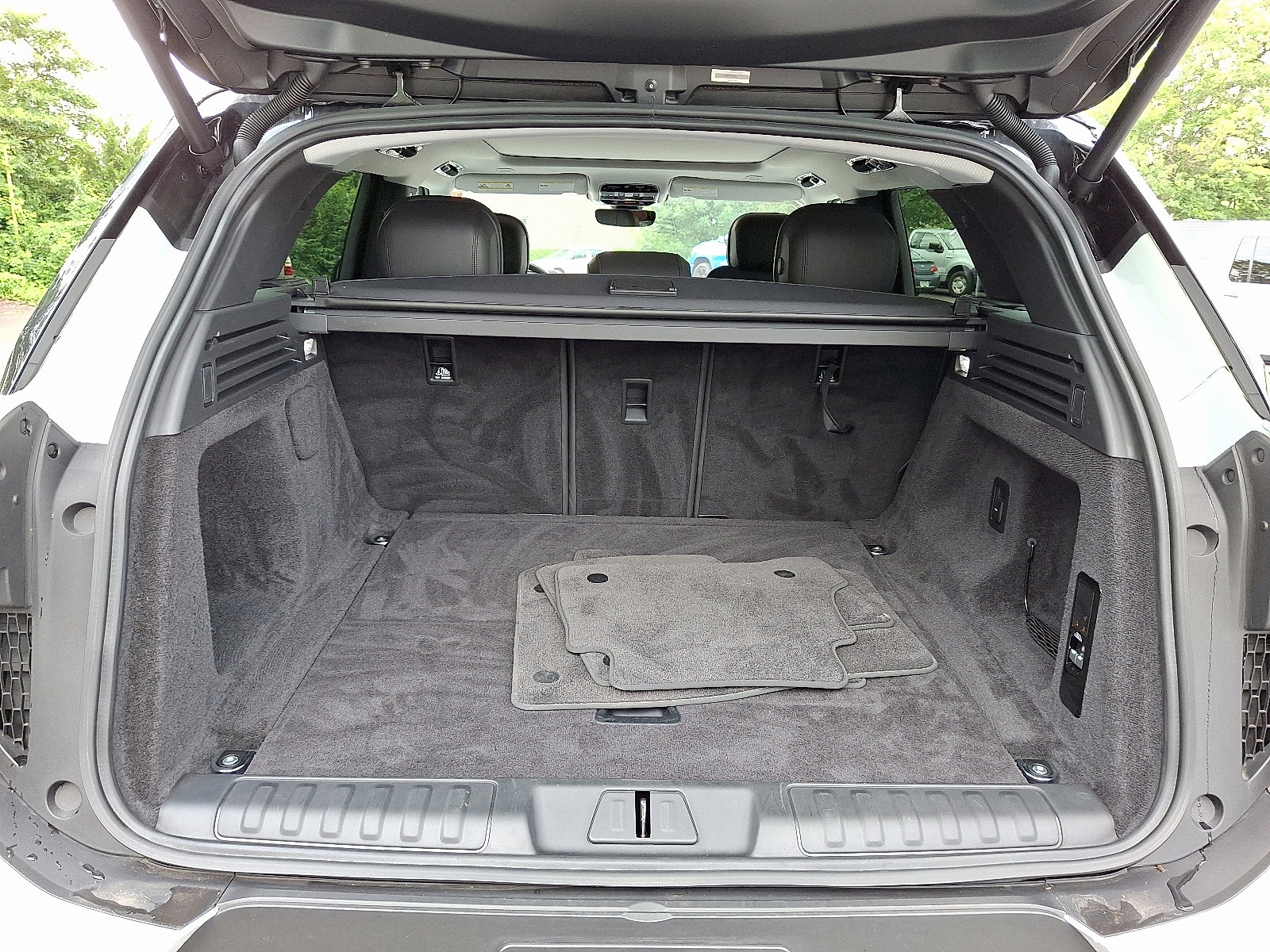 Certified 2023 Land Rover Range Rover Sport SE image 28