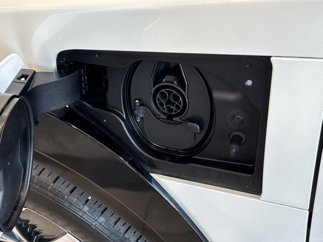 Used 2024 Lexus RZ 300e Premium image 34