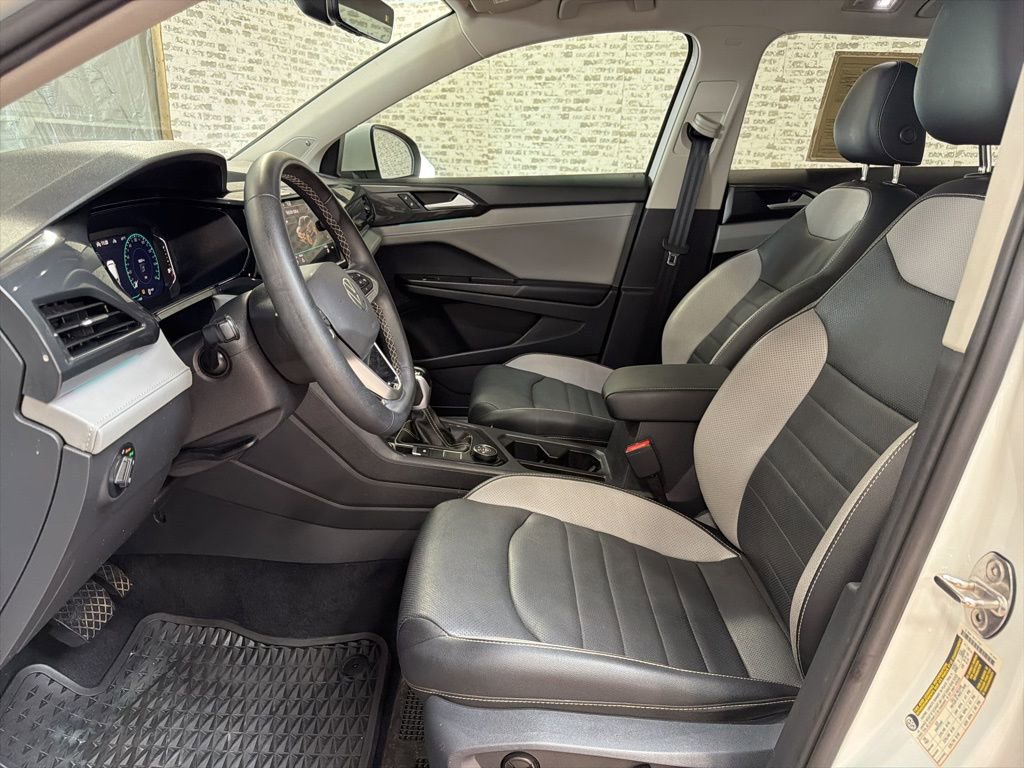 Used 2022 Volkswagen Taos SEL image 25