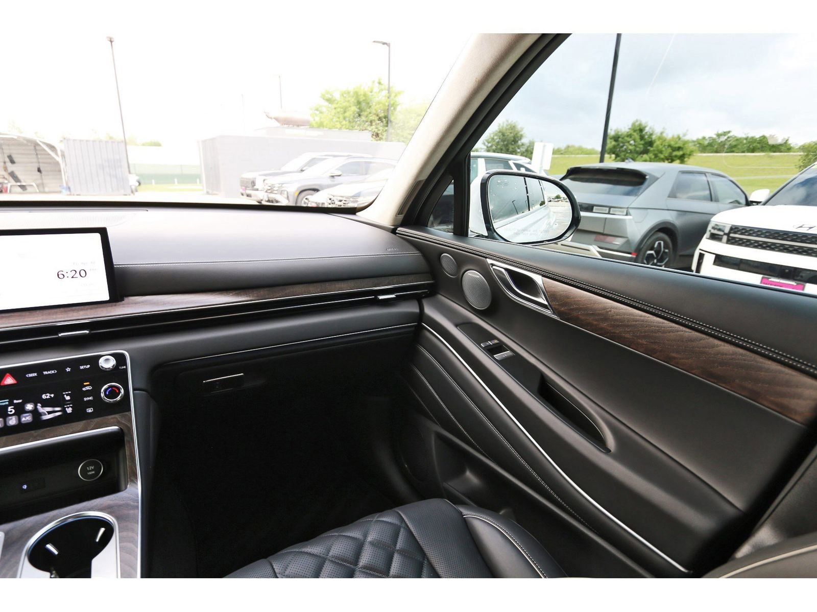 Used 2025 Genesis GV80 3.5T Prestige AWD/4WD image 12