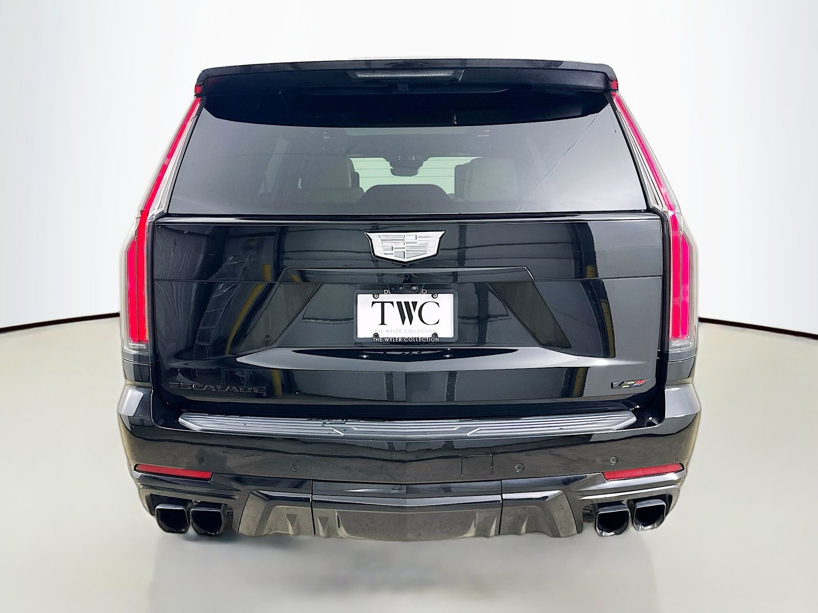 Used 2026 Cadillac Escalade V AWD/4WD image 6