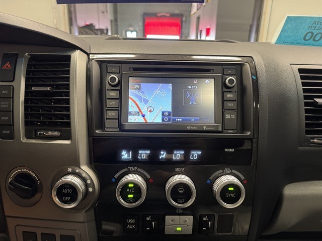 Used 2015 Toyota Sequoia Limited AWD/4WD image 28