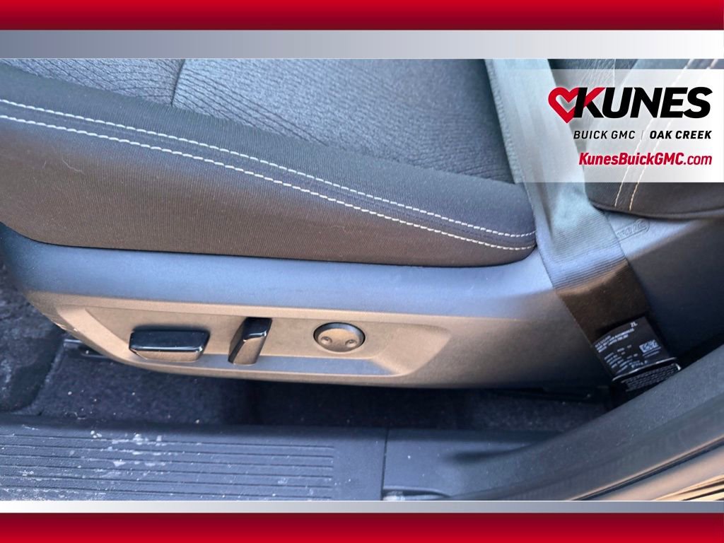 Used 2025 Nissan Rogue SV image 12