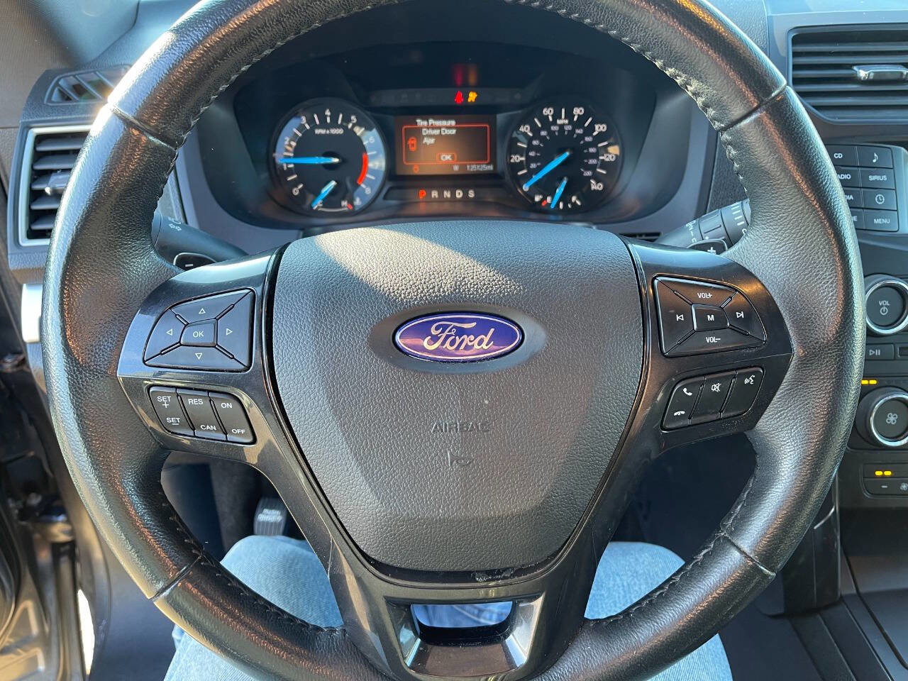 Used 2017 Ford Explorer XLT AWD/4WD image 18