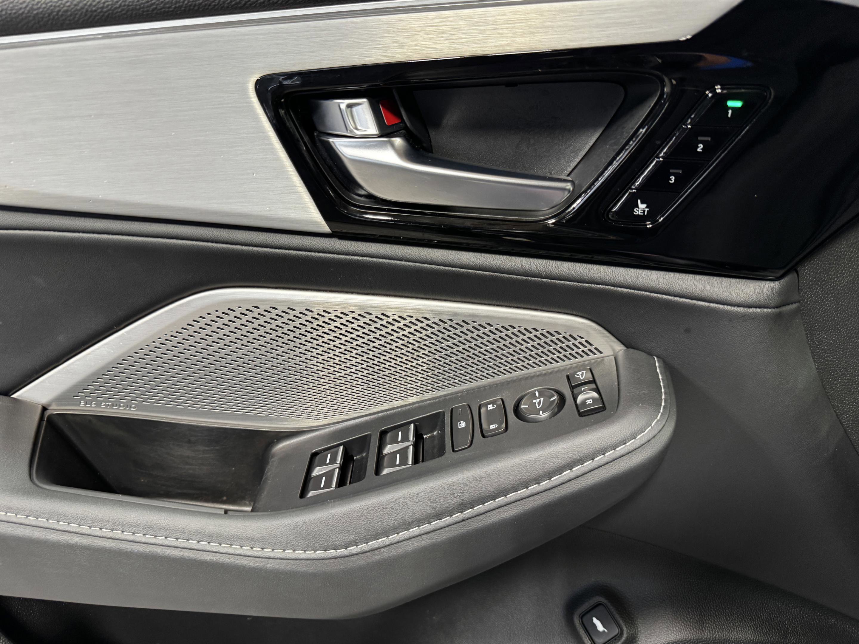 Used 2024 Acura MDX FWD w/ Technology Package image 18