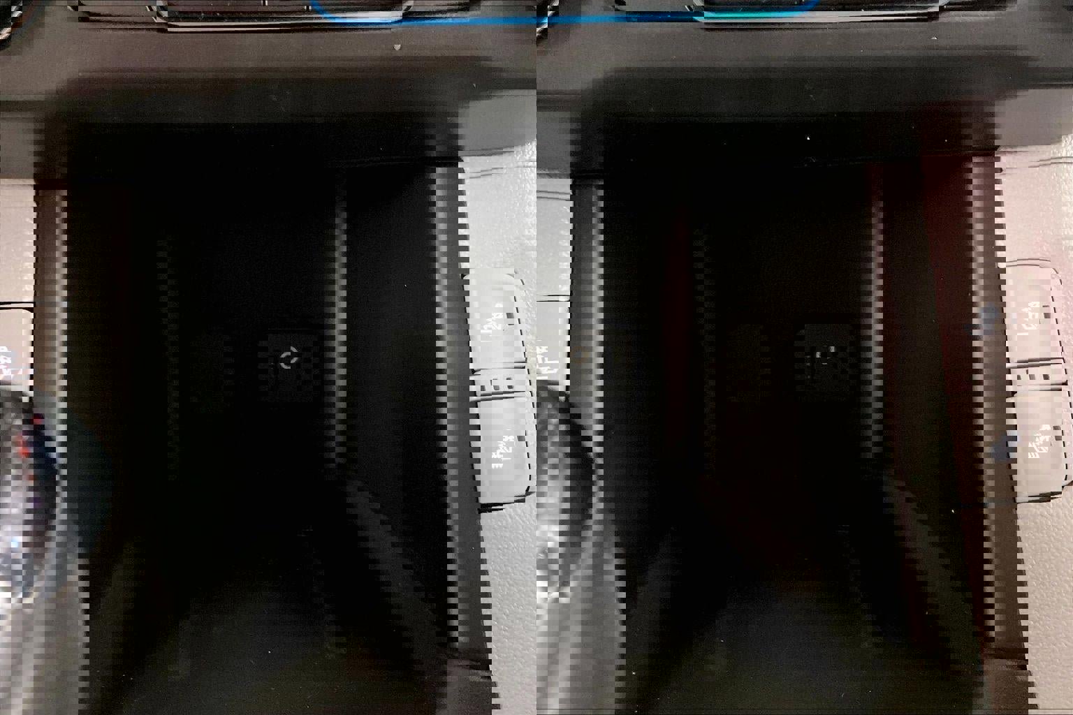 Used 2017 GMC Acadia SLE image 16