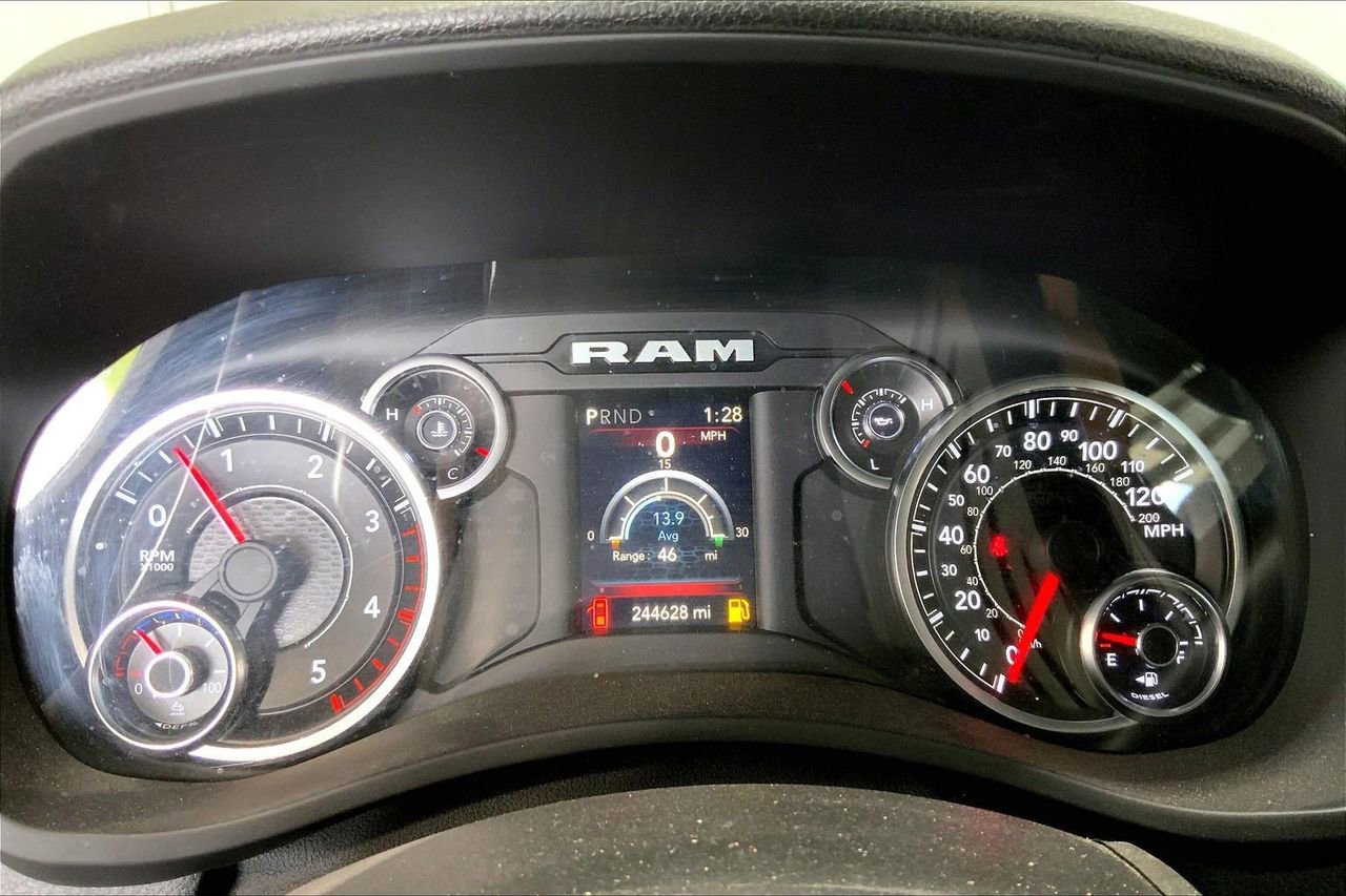 Used 2022 RAM 5500 Tradesman w/ Chrome Appearance Group image 18