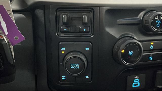 Used 2024 Ford F250 XL w/ 360-Degree Camera Package AWD/4WD image 30