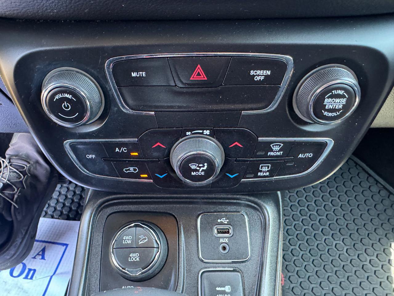 Used 2018 Jeep Compass Trailhawk AWD/4WD image 33
