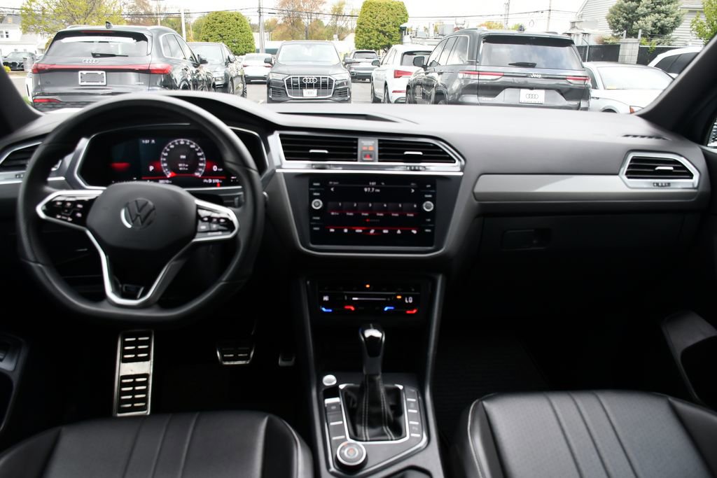Used 2022 Volkswagen Tiguan SE R-Line AWD/4WD image 31