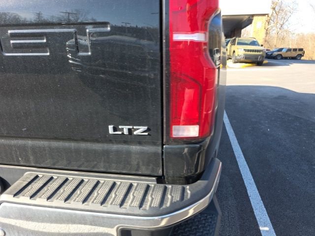 Used 2025 Chevrolet Silverado 2500 LTZ w/ LTZ Premium Package image 10