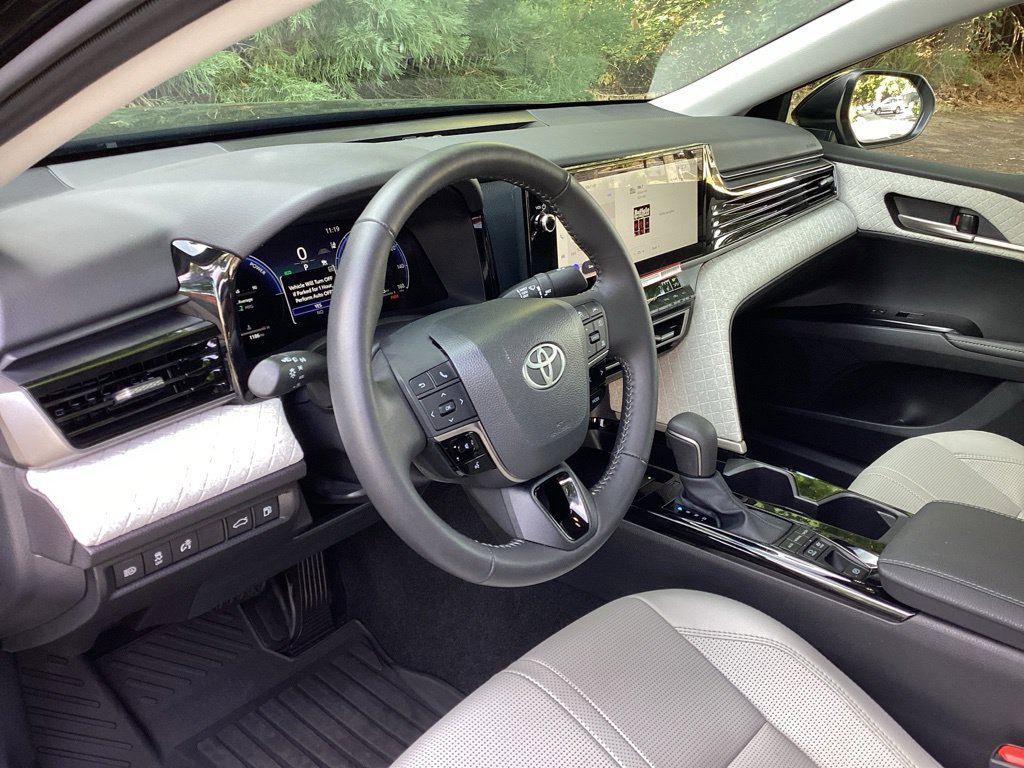 Used 2026 Toyota Camry XLE FWD image 10