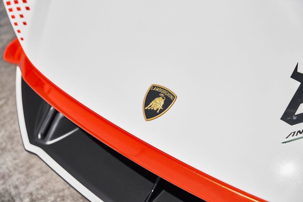 Used 2024 Lamborghini Huracan STO RWD image 7