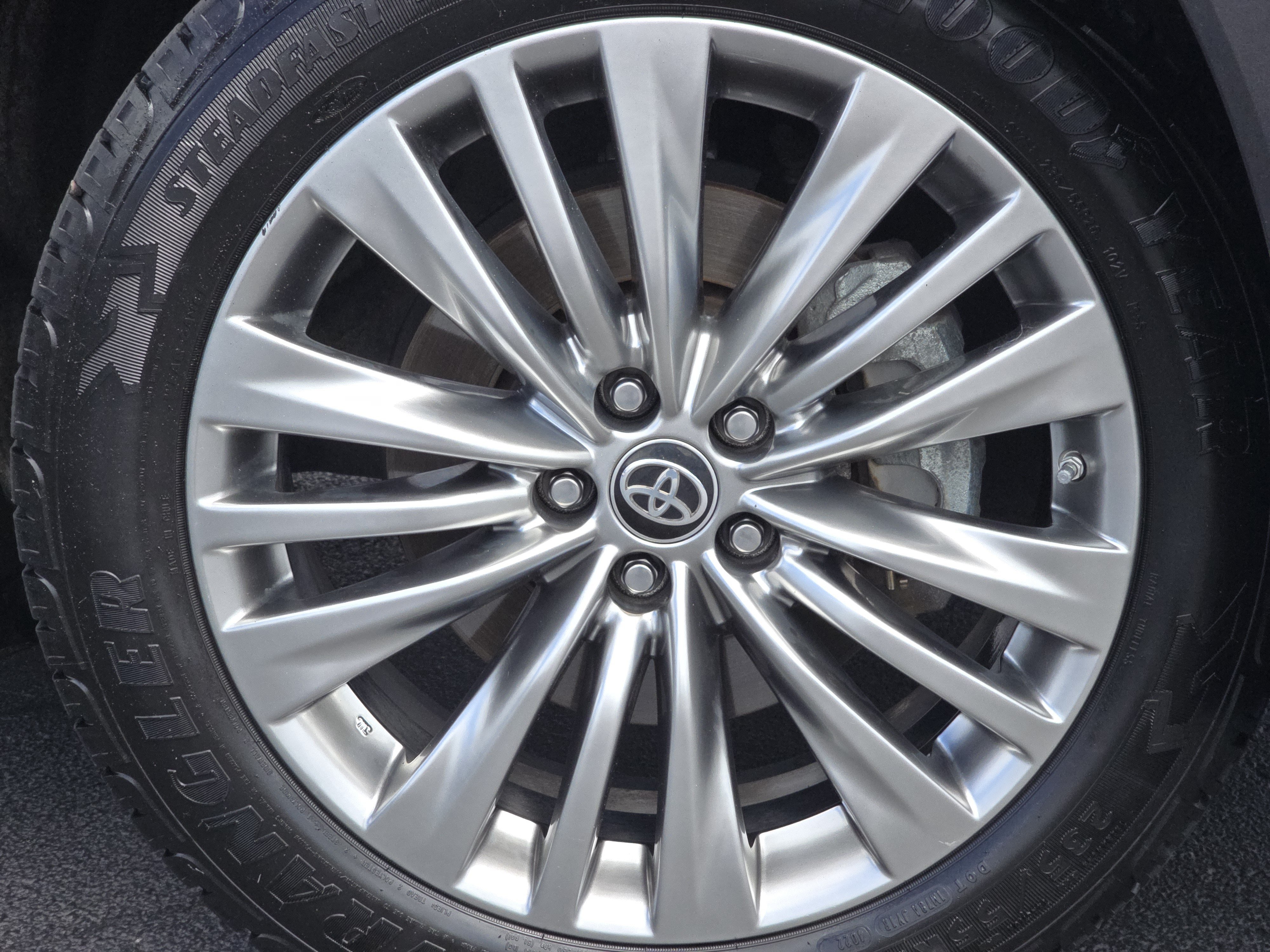 Used 2024 Toyota Highlander Platinum AWD/4WD image 15