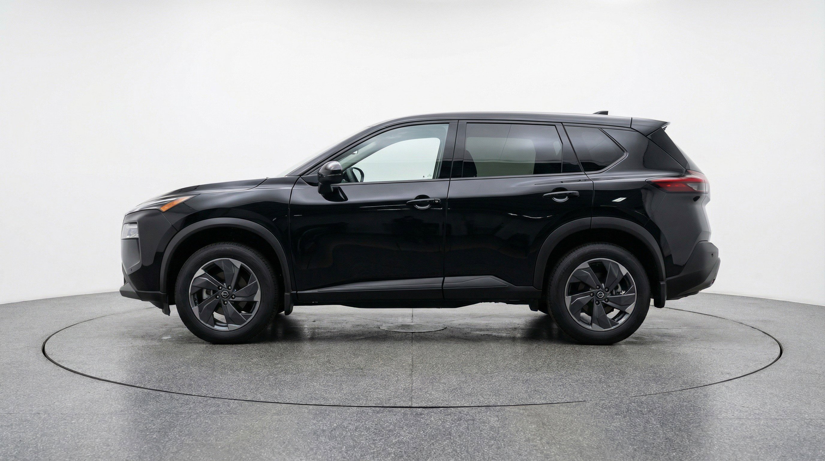 Used 2025 Nissan Rogue SV FWD image 5