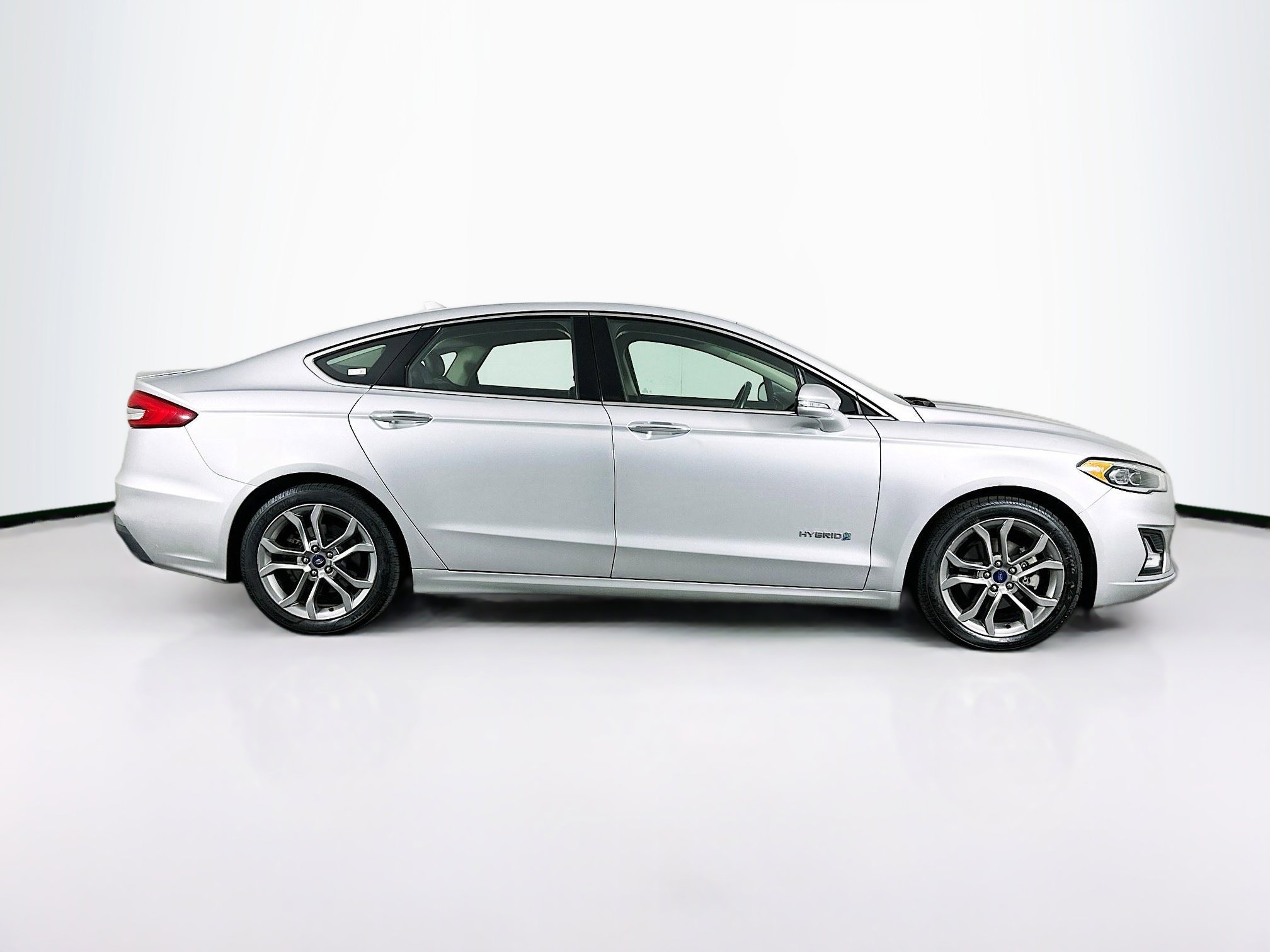 Used 2019 Ford Fusion Titanium FWD image 10