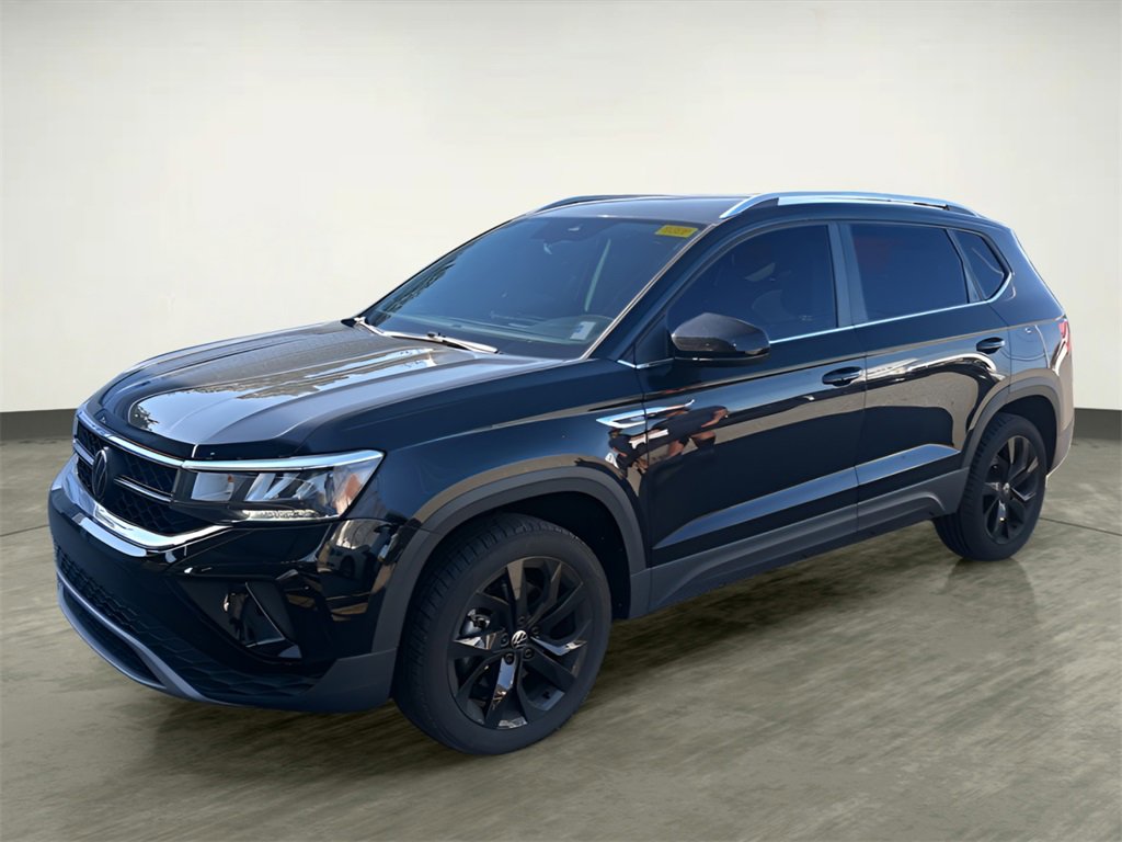 Used 2024 Volkswagen Taos SE w/ Panoramic Sunroof Package image 1