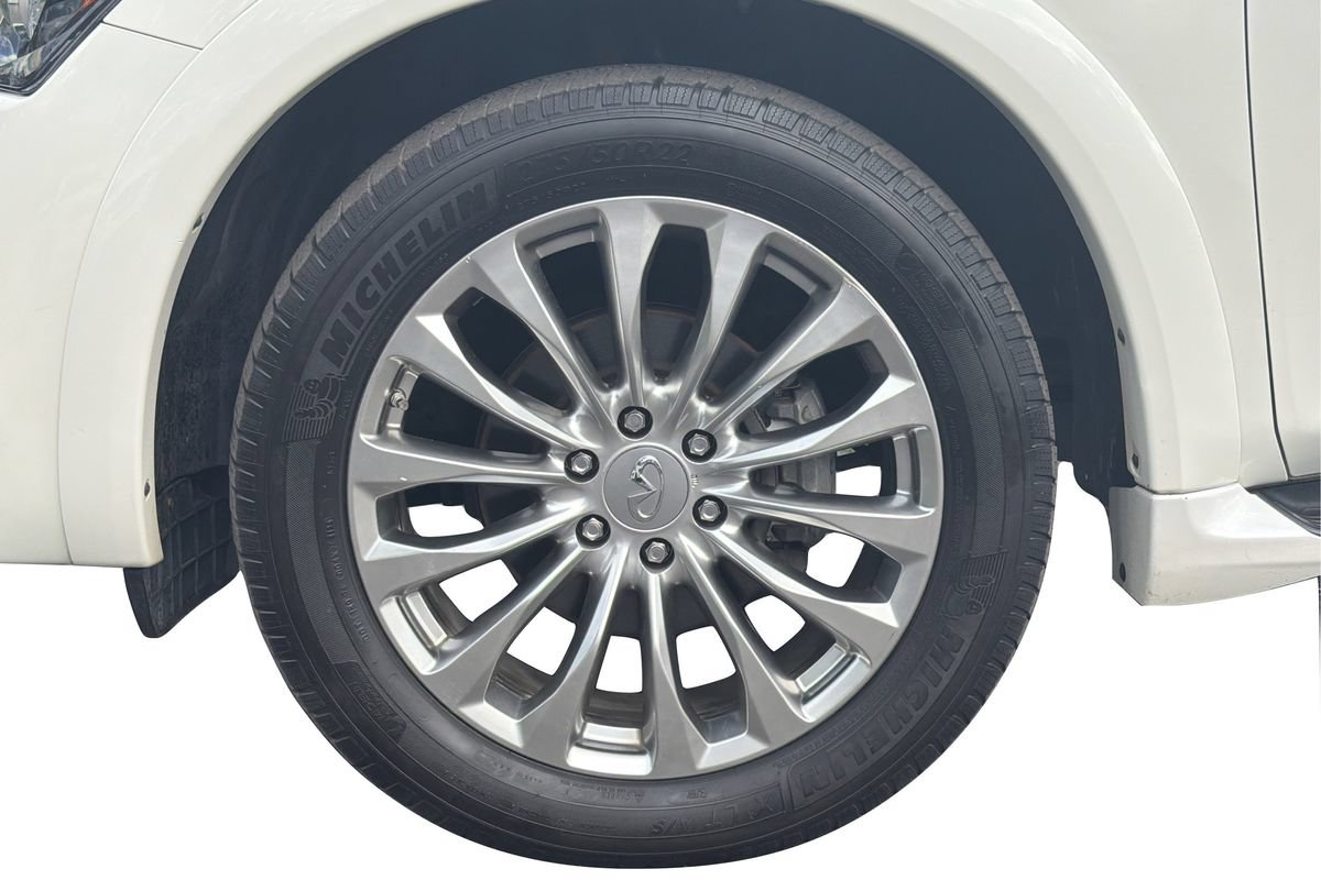 Used 2015 INFINITI QX80 4WD w/ Deluxe Technology Package image 29