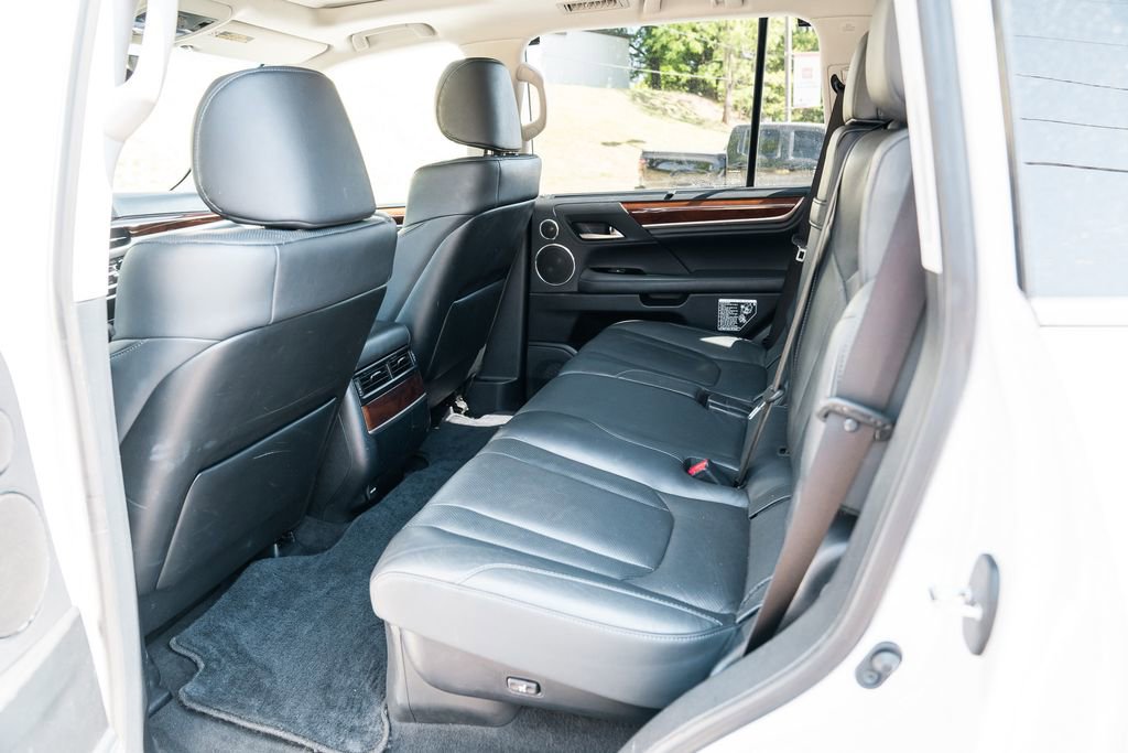 Used 2021 Lexus LX 570 4WD w/ Luxury Package image 27