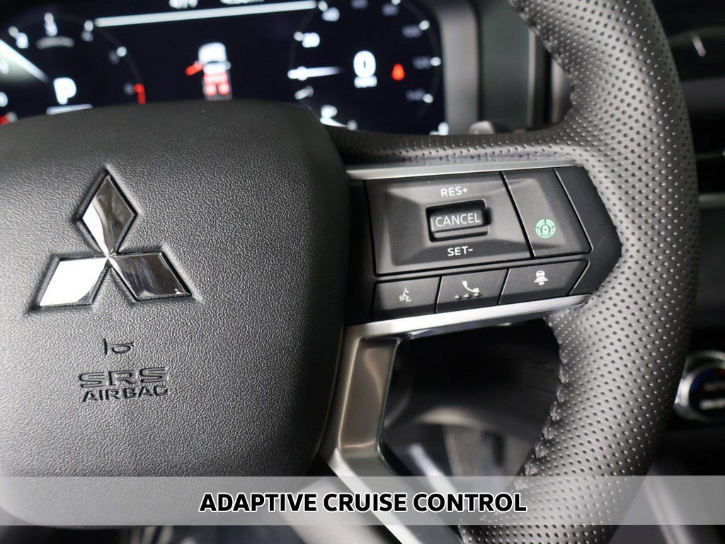 New 2026 Mitsubishi Outlander SE image 6