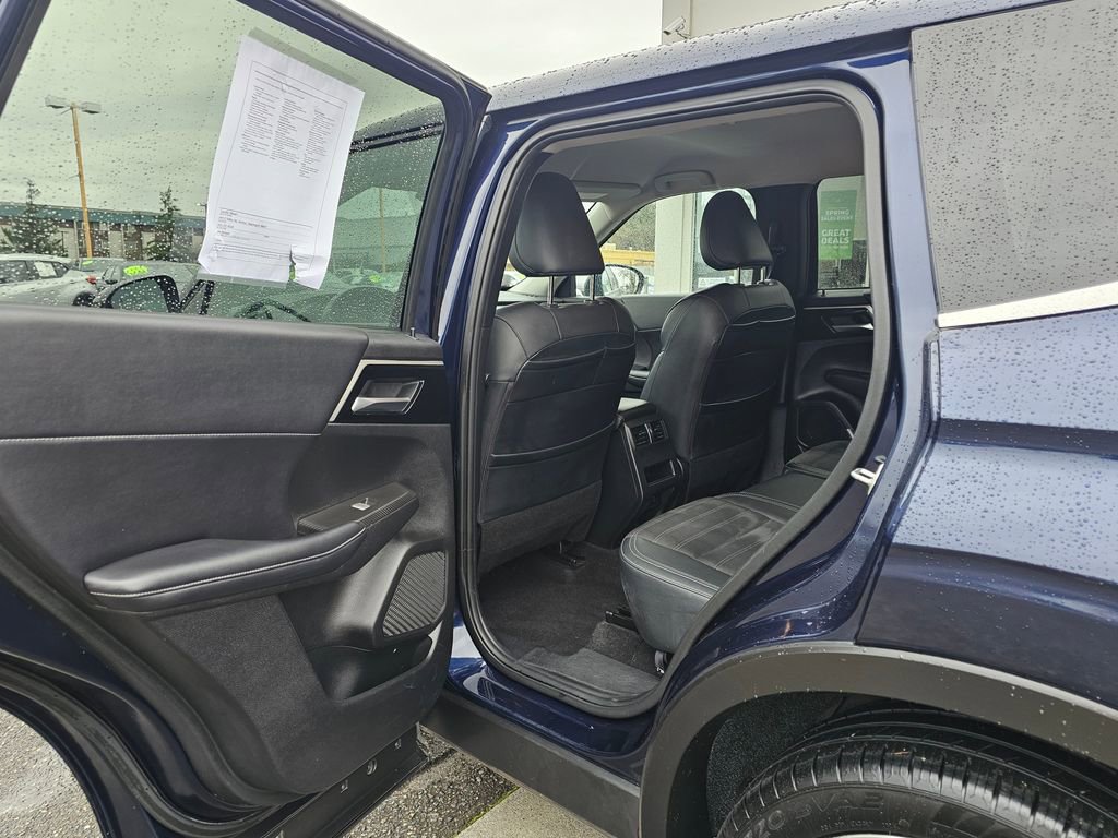 Used 2024 Mitsubishi Outlander SE image 12